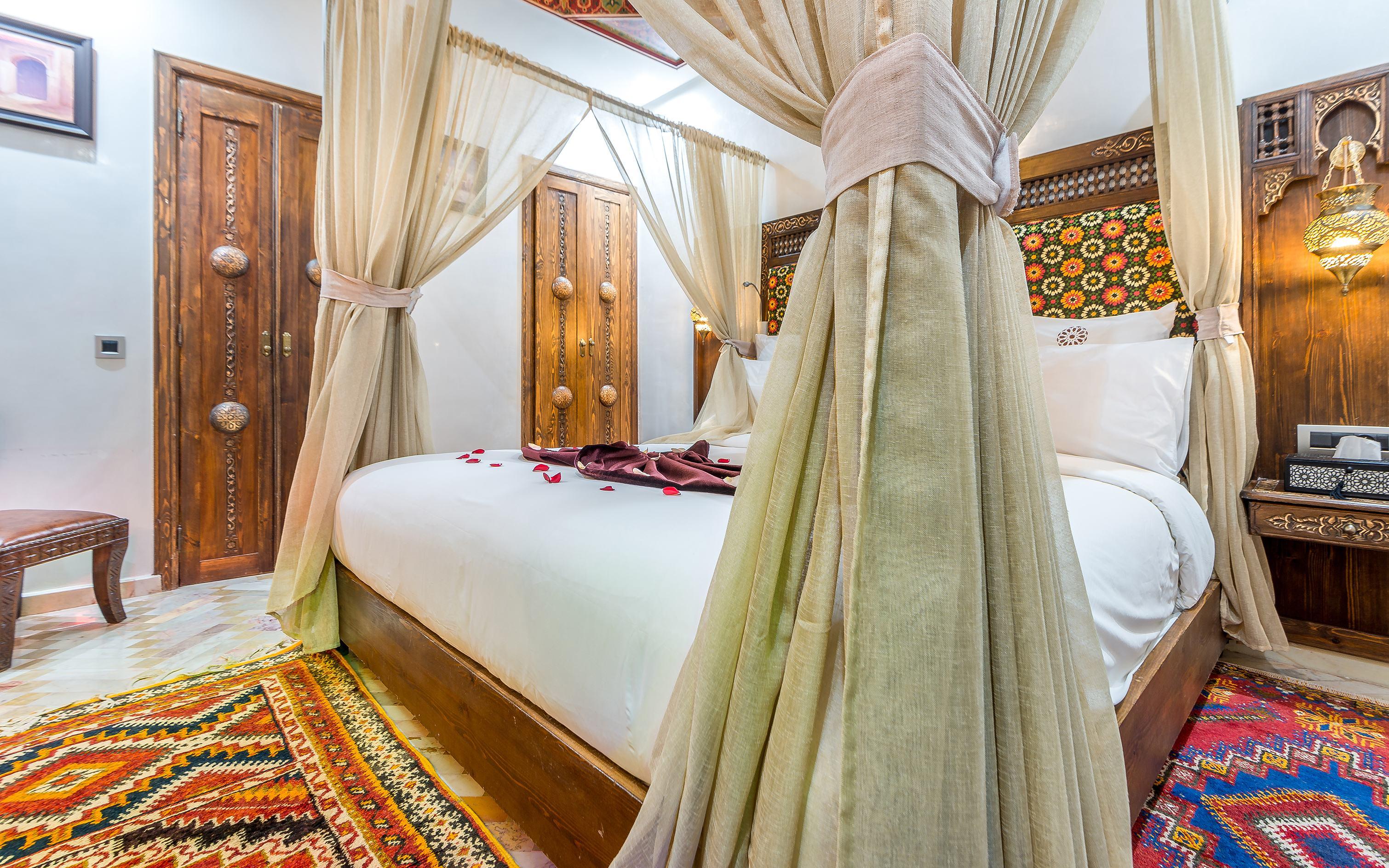 Hotel & Ryad Art Place Marrakech Marrakesh Eksteriør bilde A bedroom in the hotel