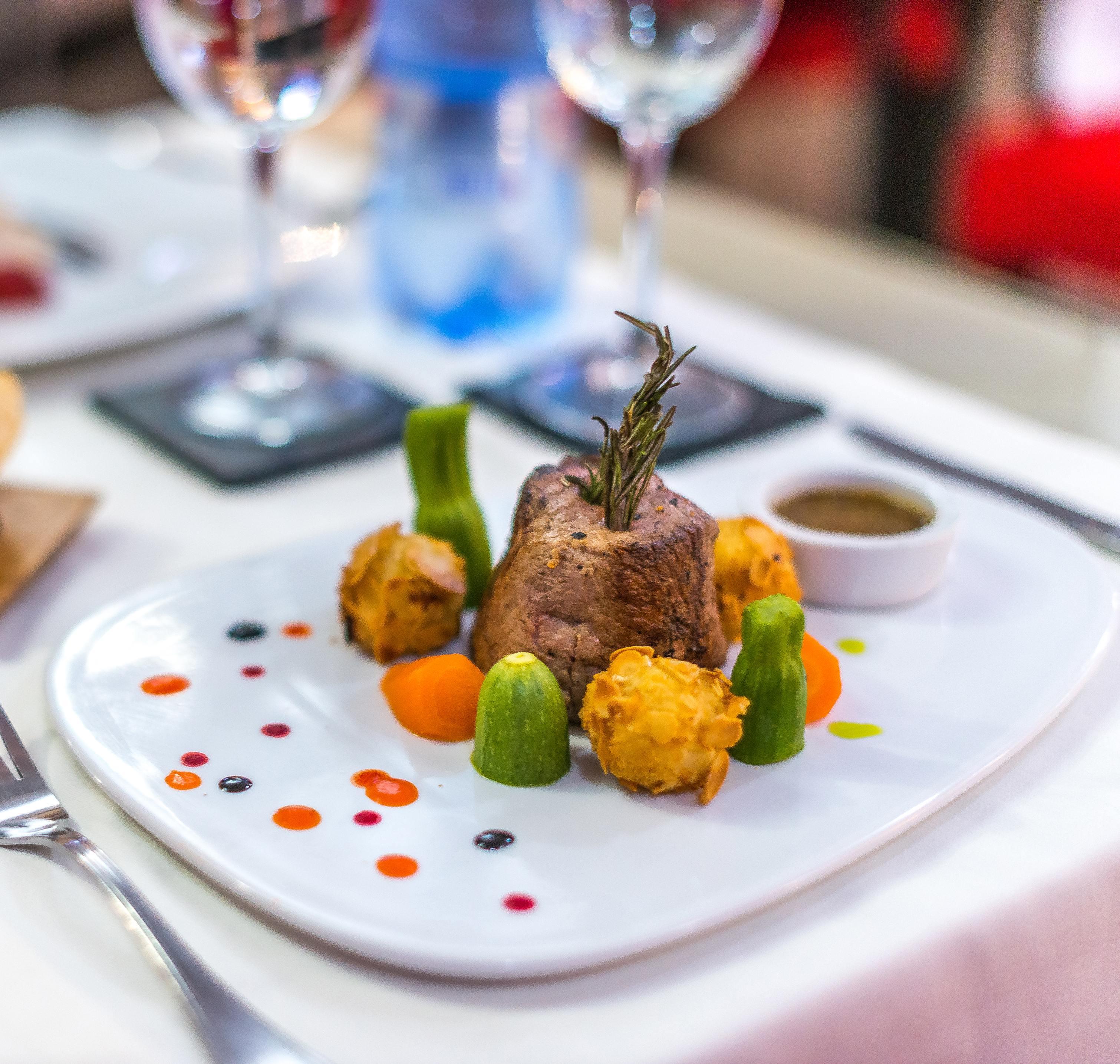 Hotel & Ryad Art Place Marrakech Marrakesh Eksteriør bilde A steak prepared in the French style